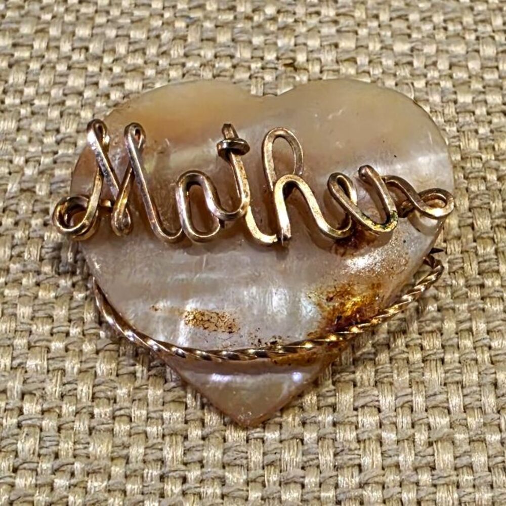 Heart "Mother" Mother of Pearl Shell Brooch Pin Gold Tone Metal White No Stone